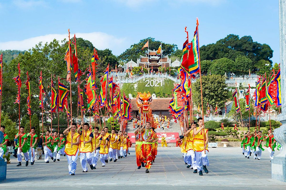 These are some of the main festivals at Cua Ong Temple, where visitors can immerse themselves in local cultural practices and spiritual traditions